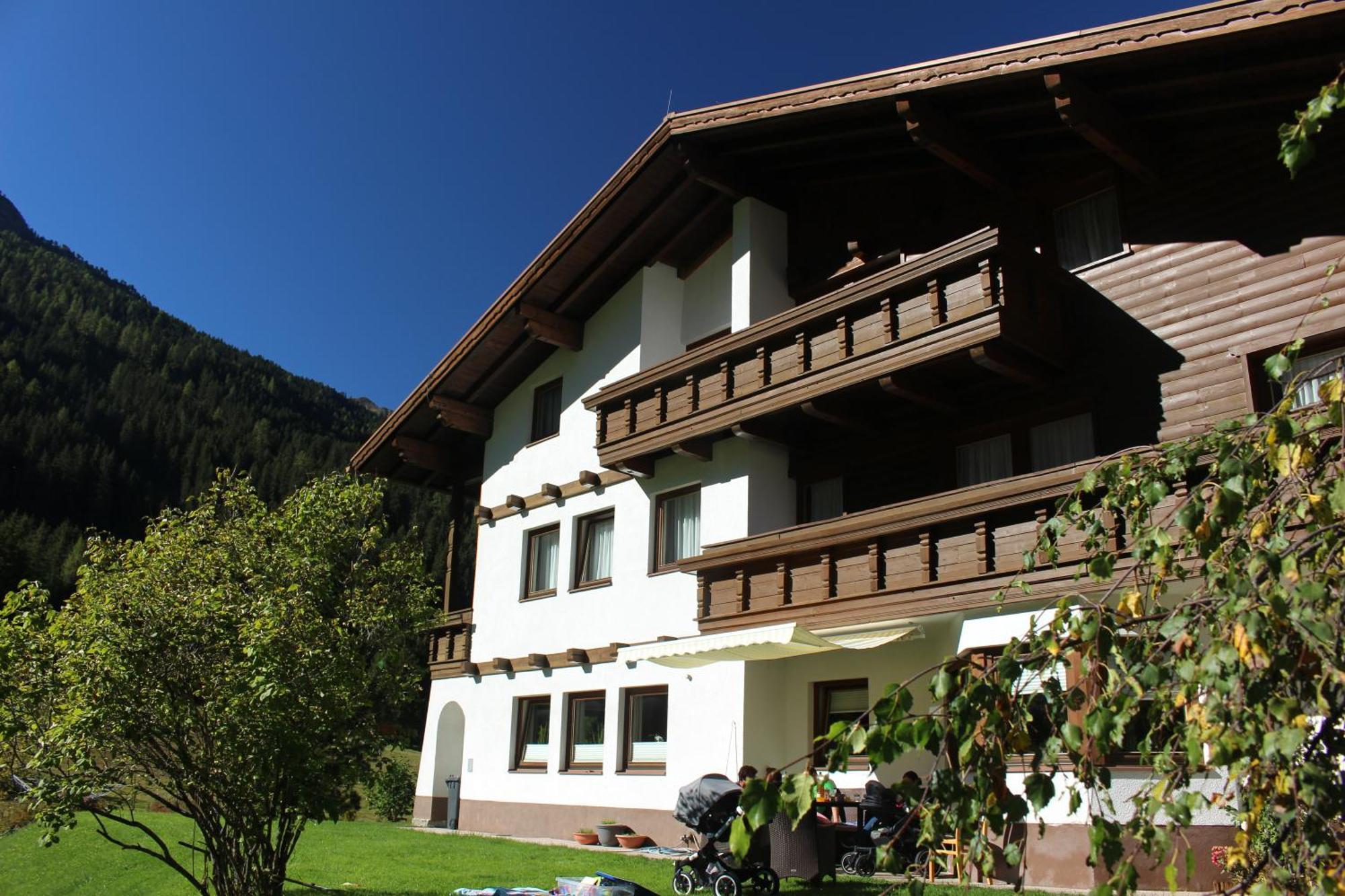 Haus Astoria Apartman Sankt Leonhard im Pitztal Kültér fotó