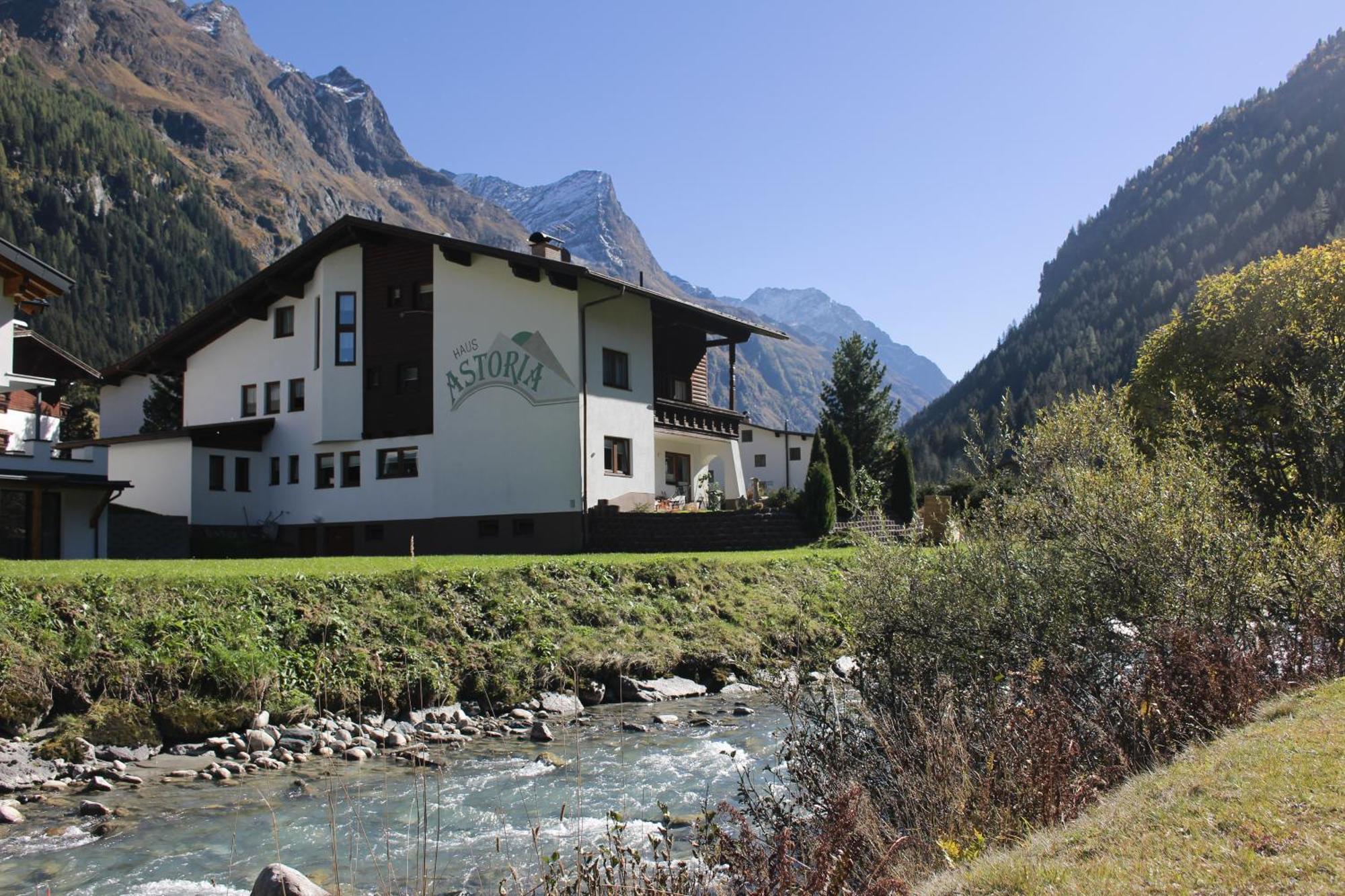 Haus Astoria Apartman Sankt Leonhard im Pitztal Kültér fotó